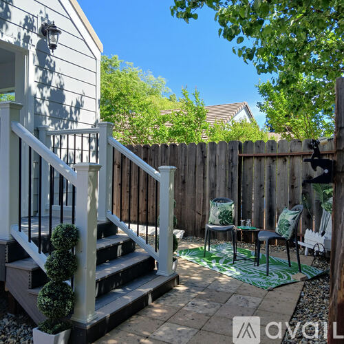 3438 El Camino Way, Unit B Rental photo 2